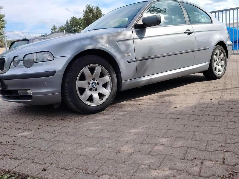 Grau Gebraucht 2004 BMW 316 Coupé | 750 € (Superpreis) - Bild 1/4