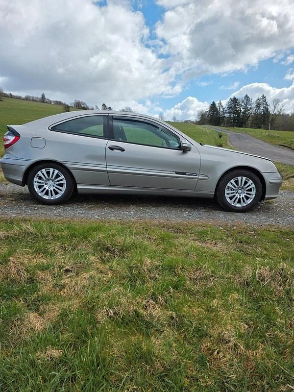 Gebraucht Mercedes CL200 116 PS (85 kW) 2004 Grau Coupé