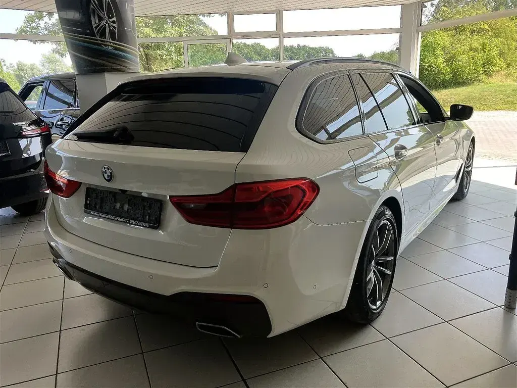 Gebraucht BMW 520 M Sport 190 PS (139 kW) 2017 Weiß Limousine