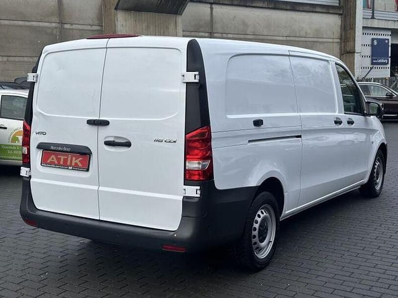 Gebraucht Mercedes Vito 163 PS (119 kW) 2024 Arktikweiss (metallic) Van