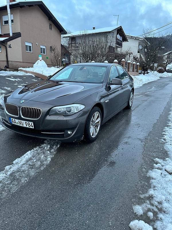 Braun Gebraucht 2010 BMW 525 Limousine | 8.000 € (Fairer Preis) - Bild 1/4