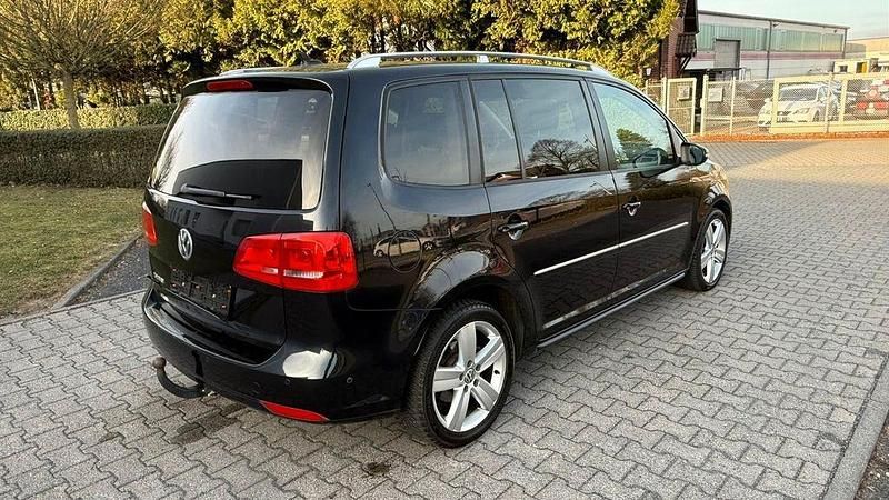 Gebraucht VW Touran Highline 177 PS (130 kW) 2015 Schwarz Van / Kleinbus