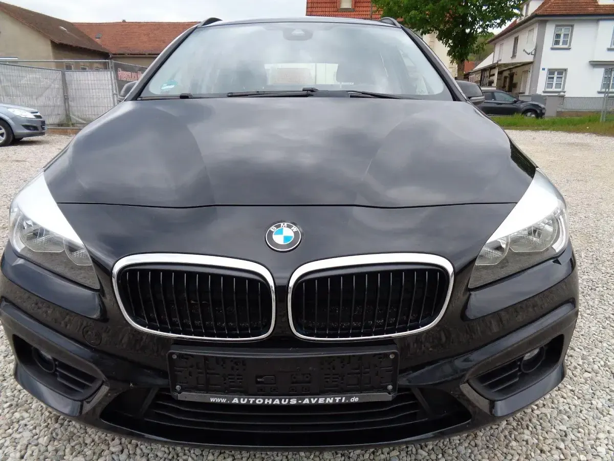 Gebraucht BMW 218 Basis 136 PS (100 kW) 2015 Schwarz Kombi