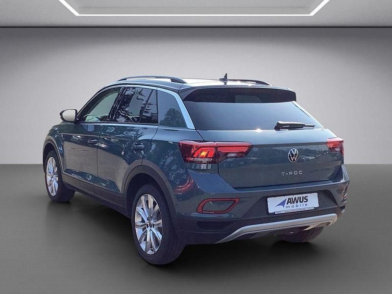 Gebraucht VW T-Roc Move 150 PS (110 kW) 2024 Blau / petroleum blue (metallic) SUV