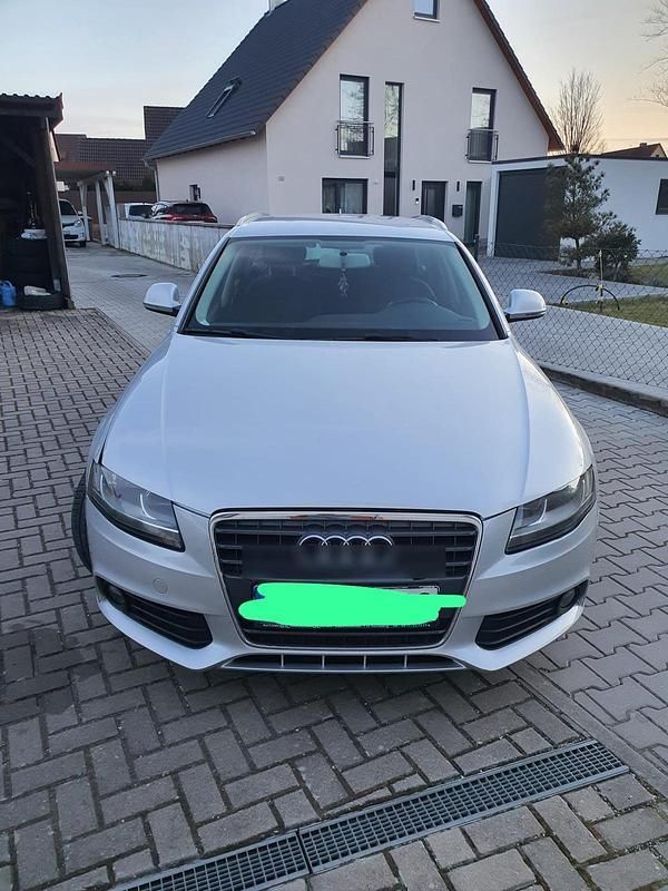 Silber Gebraucht 2009 Audi A4 Limousine | 3.900 € (Superpreis) - Bild 1/4