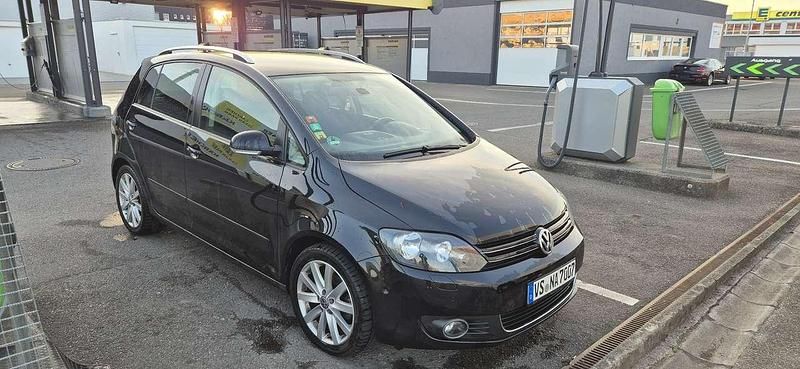 Schwarz Gebraucht 2010 VW Golf Plus Cross Comfortline Van / Kleinbus | 4.800 € (Etwas zu teuer) - Bild 1/4