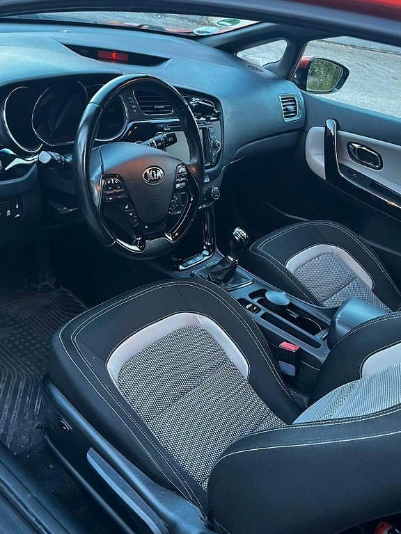 Gebraucht Kia ProCeed 135 PS (99 kW) 2013 Orange Kleinwagen