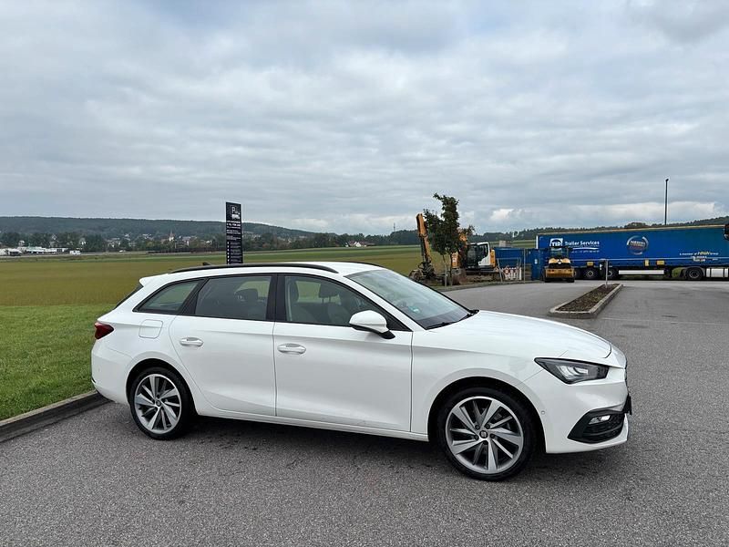 Usata Seat Leon 150 CV (110 kW) 2021 Bianco Berlina