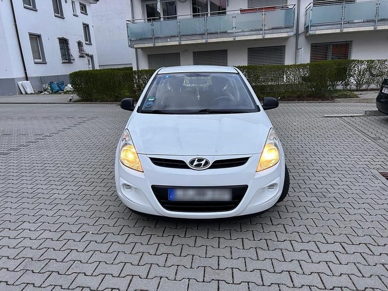 Gebraucht Hyundai i20 78 PS (57 kW) 2009 Weiß Kleinwagen