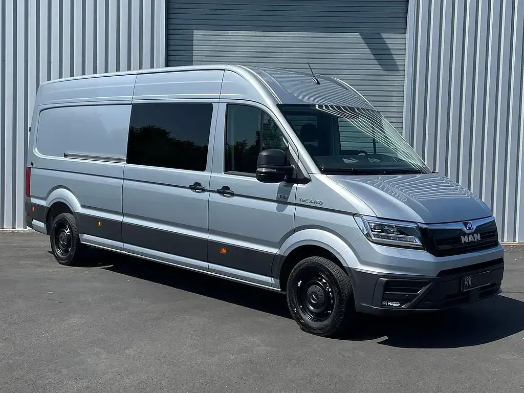 Neu MAN TGE 177 PS (130 kW) 2026 Silber Van