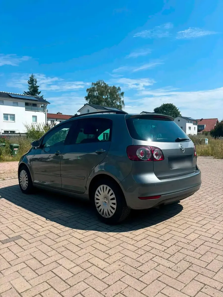 Gebraucht VW Golf Plus Cross 105 PS (77 kW) 2011 Grau Limousine
