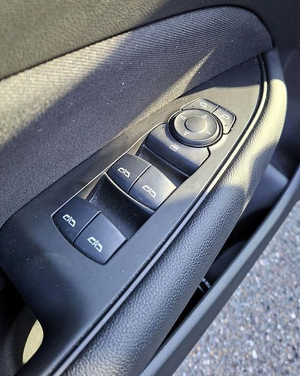 Gebraucht Opel Insignia Elegance 174 PS (127 kW) 2022 Schwarz Kombi