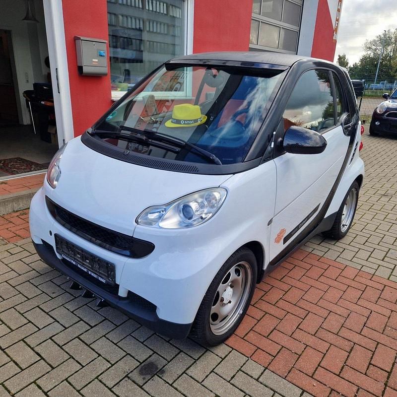 Weiß Gebraucht 2010 Smart ForTwo Coupé Kleinwagen | 4.280 € (Fairer Preis) - Bild 1/4