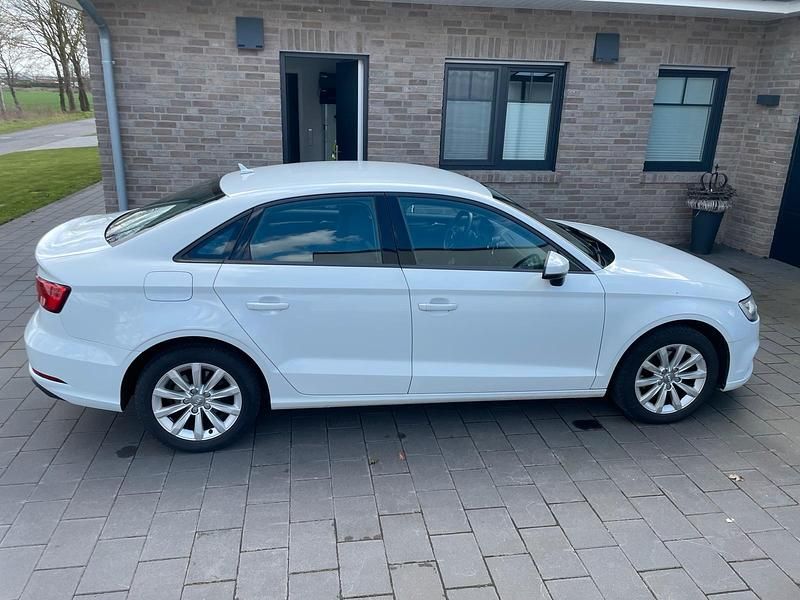 Gebraucht Audi A3 150 PS (110 kW) 2017 Weiß Limousine