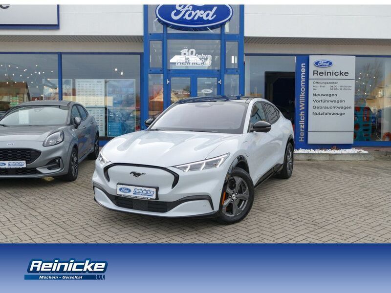 Weiß Gebraucht 2022 Ford Mustang Mach-E Standard Range SUV | 35.860 € (Fairer Preis) - Bild 1/4