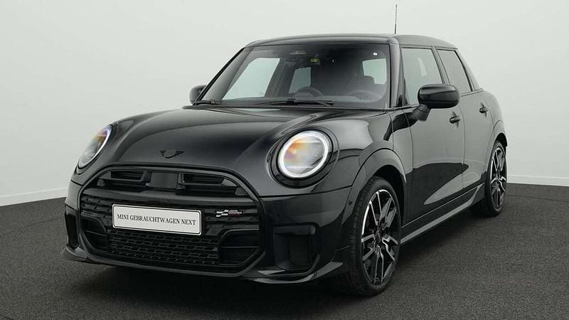 Schwarz Gebraucht 2024 Mini John Cooper Works Kleinwagen | 35.180 € (Etwas zu teuer) - Bild 1/4