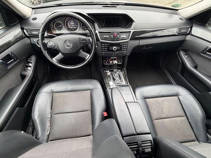Gebraucht Mercedes E200 136 PS (100 kW) 2010 Schwarz Kombi