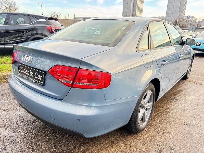 Gebraucht Audi A4 Attraction 120 PS (88 kW) 2010 Grau Limousine