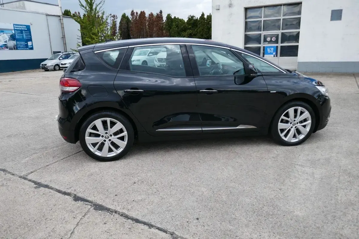 Gebraucht Renault Scénic IV LIMITED 110 PS (80 kW) 2018 Schwarz Van / Kleinbus