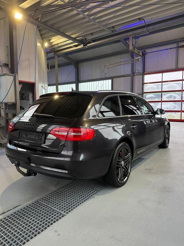 Gebraucht Audi A4 Comfort 245 PS (180 kW) 2013 Andere farben Kombi