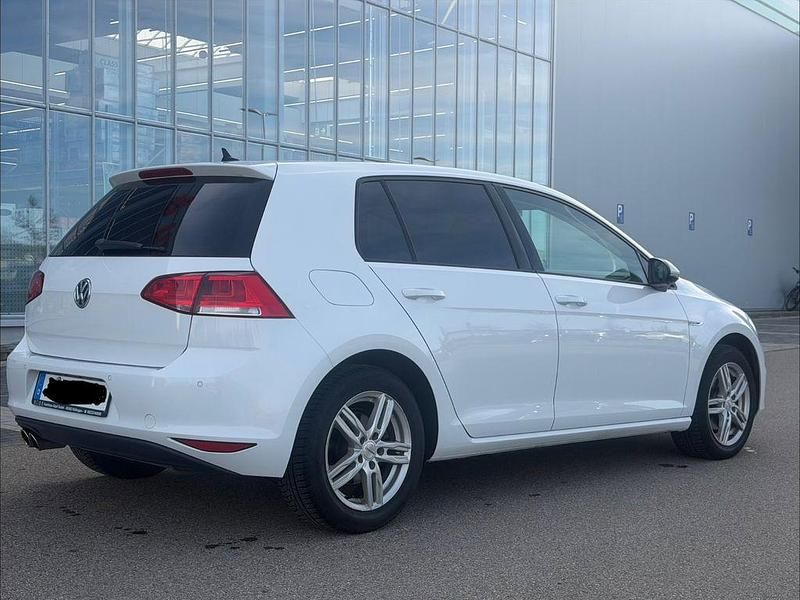 Gebraucht VW Golf VII LOUNGE 150 PS (110 kW) 2015 Weiß Limousine
