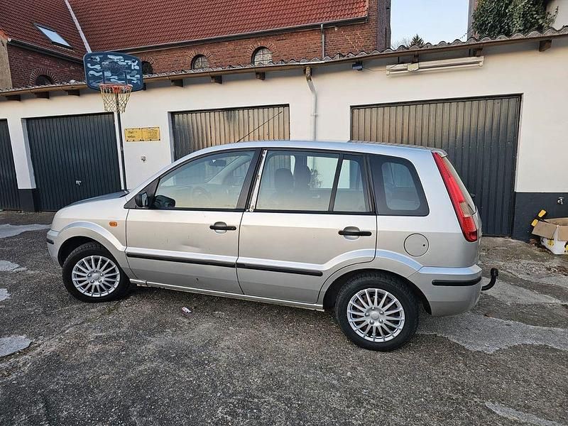 Silber Gebraucht 2004 Ford Fusion Trend Limousine | 1.000 € (Guter Preis) - Bild 1/4