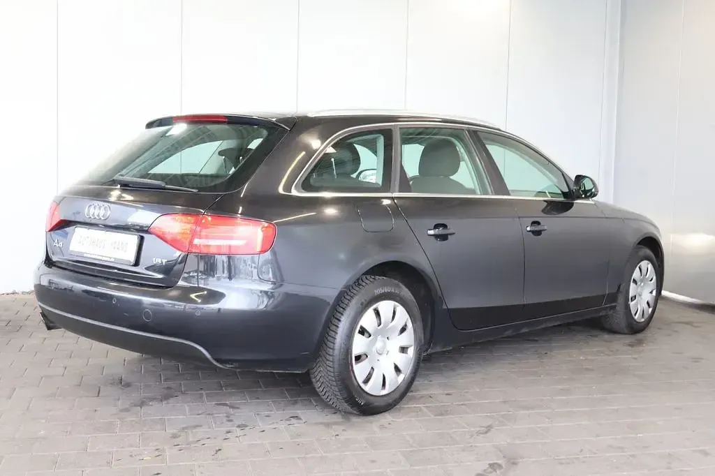 Gebraucht Audi A4 Attraction 120 PS (88 kW) 2009 Phantomschwarz Kombi