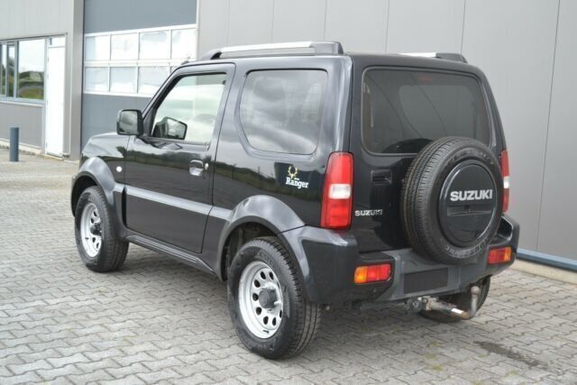 Gebraucht Suzuki Jimny Style 86 PS (63 kW) 2016 Schwarz metallic SUV