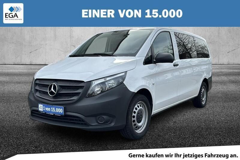 Weiß Gebraucht 2023 Mercedes Vito Van / Kleinbus | 40.820 € (Teuer) - Bild 1/4