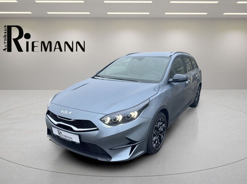 (css) lunar silver m Gebraucht 2024 Kia Ceed Sportswagon 4 Kombi | 21.495 € (Superpreis) - Bild 1/4