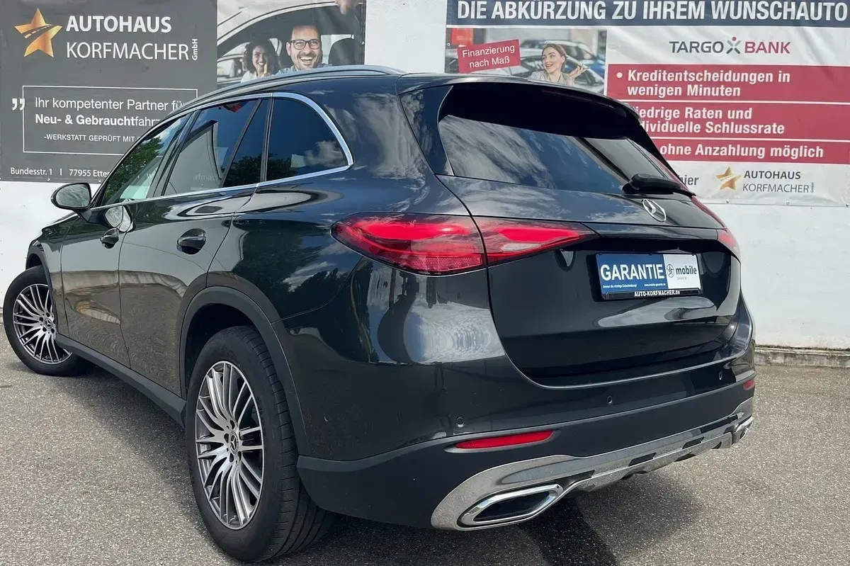 Gebraucht Mercedes GLC220 Avantgarde 197 PS (144 kW) 2024 Grau metallic SUV