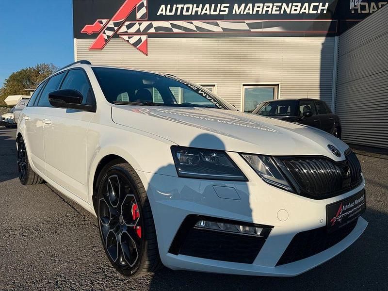 Weiß Gebraucht 2018 Skoda Octavia RS Kombi | 20.999 € (Fairer Preis) - Bild 1/4