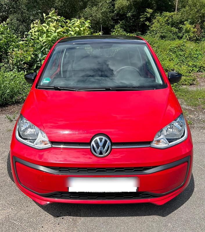 Rot Gebraucht 2017 VW up! Kleinwagen | 5.700 € (Guter Preis) - Bild 1/4