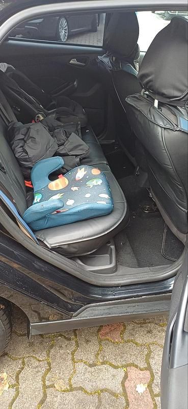 Usata Ford Focus 150 CV (110 kW) 2012 Nero Utilitaria