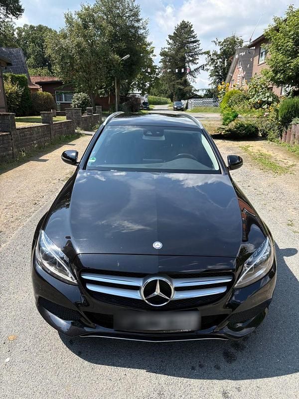Schwarz Gebraucht 2016 Mercedes C180 Kombi | 14.000 € (Fairer Preis) - Bild 1/4