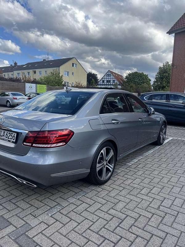 Gebraucht Mercedes E250 204 PS (150 kW) 2014 Grau Limousine