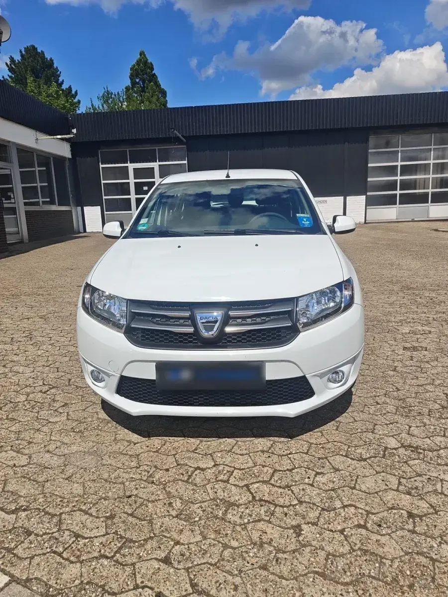 Gebraucht Dacia Sandero 90 PS (66 kW) 2014 Weiß Kleinwagen