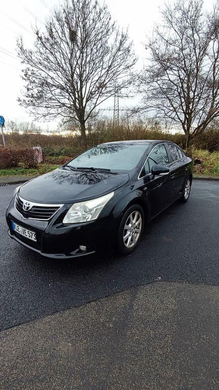 Schwarz Gebraucht 2010 Toyota Avensis Executive Limousine | 4.300 € (Fairer Preis) - Bild 1/4