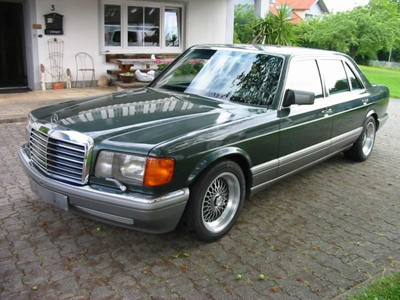 Grün Gebraucht 1987 Mercedes 560 Limousine | 17.900 € - Bild 1/4