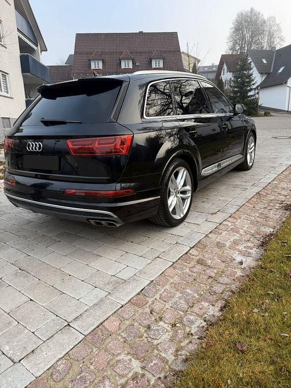 Gebraucht Audi SQ7 Ambiente 435 PS (319 kW) 2016 Schwarz SUV