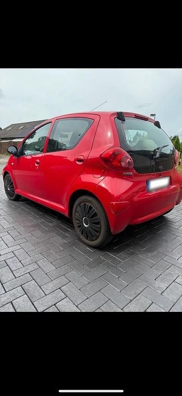 Gebraucht Toyota Aygo 69 PS (50 kW) 2007 Rot Kleinwagen