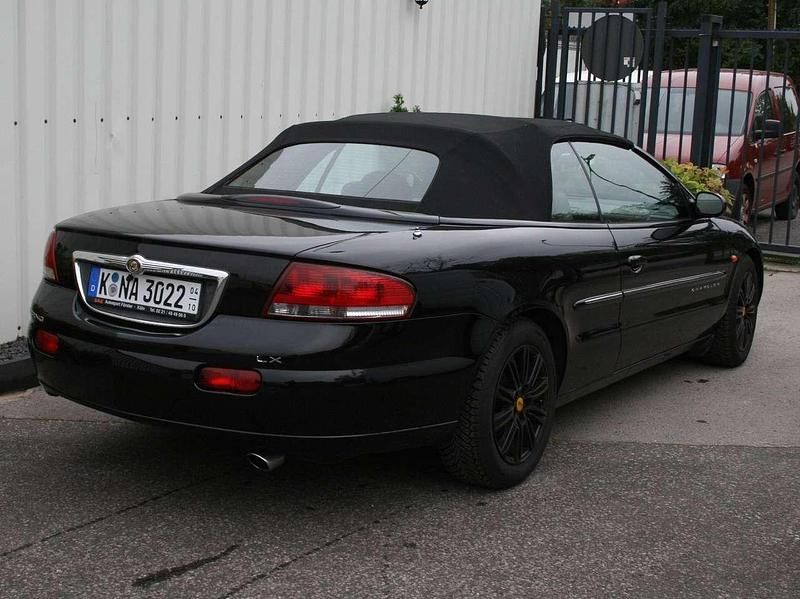 Gebraucht Chrysler Sebring Cabriolet 203 PS (149 kW) 2001 Black clear coat Cabrio