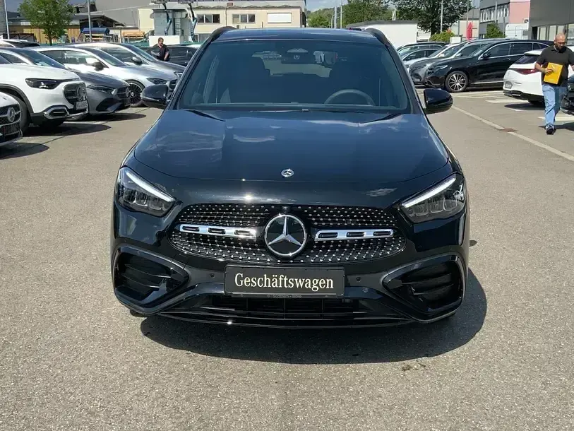 Gebraucht Mercedes GLA200 AMG 150 PS (110 kW) 2026 Schwarz SUV