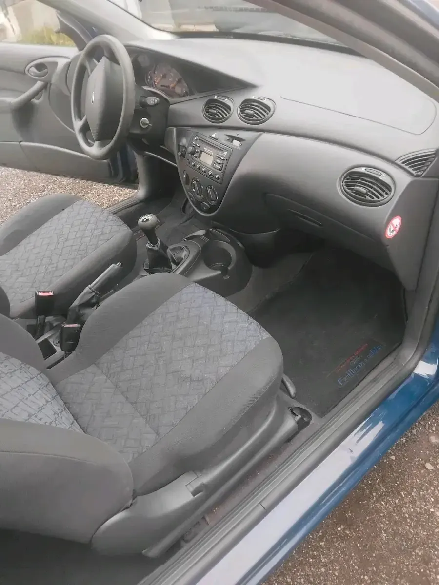 Gebraucht Ford Focus 70 PS (51 kW) 2001 Blau Limousine