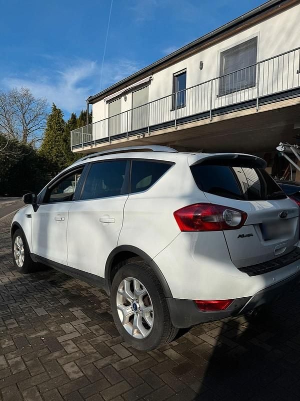 Gebraucht Ford Kuga 136 PS (100 kW) 2012 Weiß SUV