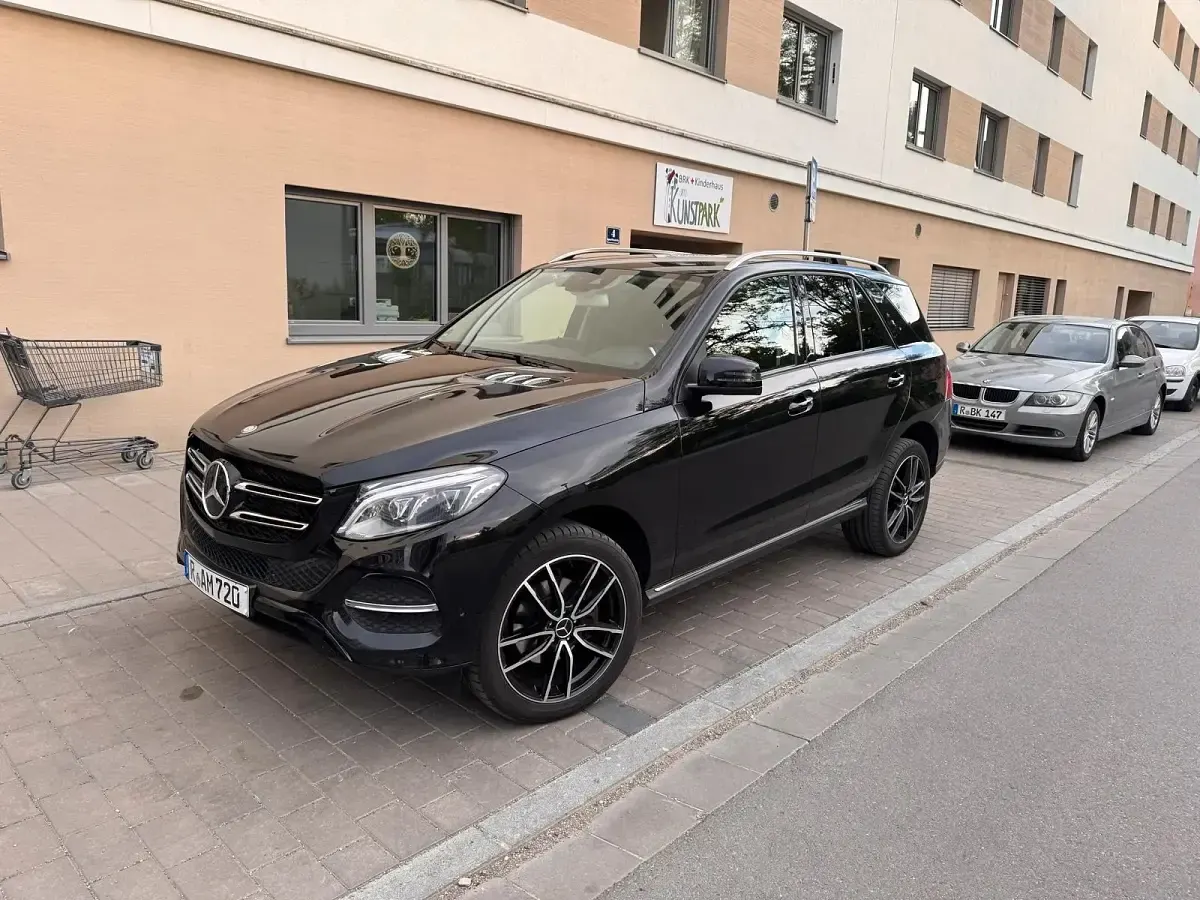 Gebraucht Mercedes E250 2015 Schwarz SUV