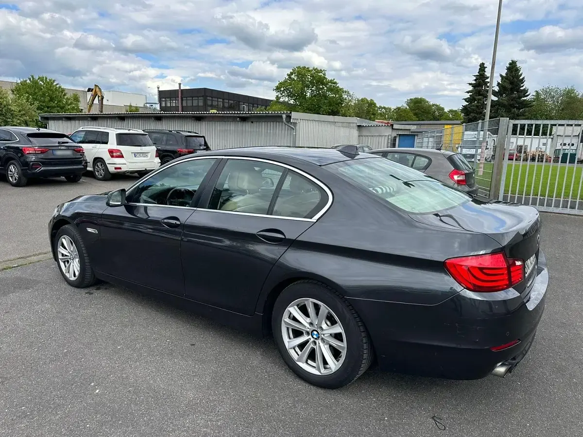 Usata BMW 520 163 CV (119 kW) 2011 Nero Berlina