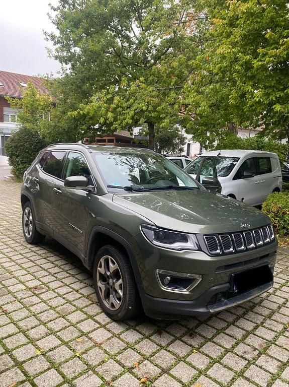 Grün Gebraucht 2019 Jeep Compass Limited SUV | 17.800 € (Fairer Preis) - Bild 1/4