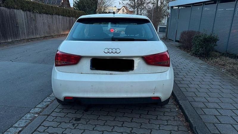 Gebraucht Audi A1 Attraction 86 PS (63 kW) 2011 Weiß Kleinwagen