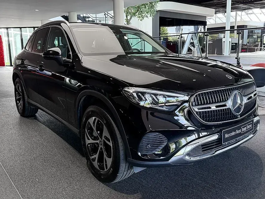 Gebraucht Mercedes GLC300 Avantgarde 204 PS (150 kW) 2023 Schwarz SUV